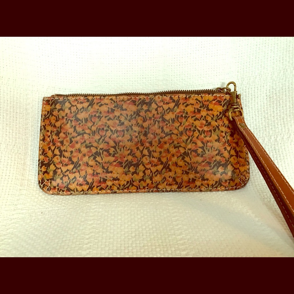 Patricia Nash Wristlet, flowers